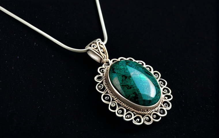 이스라엘의 세계적인 공예품 - Ceramic Art**

"A skilled potter in a bright, airy studio in Safed, Israel, shaping a clay bowl on a...